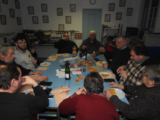 R&eacute;union et &eacute;changes entre membres du club